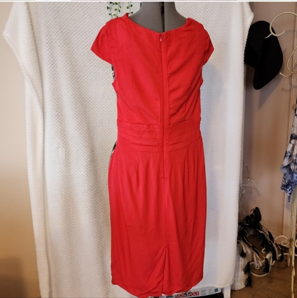 PENDING SALE woman size 10 crimson red fitted midi dress - Picture 5 of 14